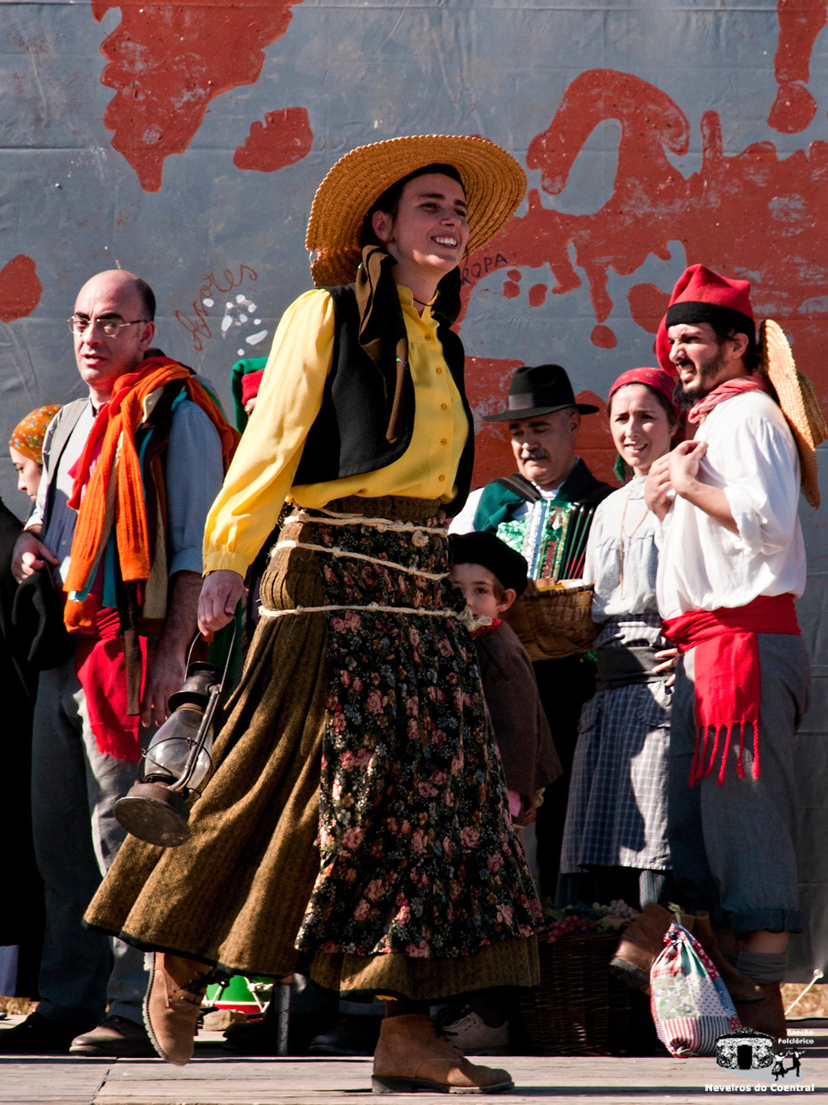 No labor é graciosaNos milheirais é princesa,Fresca, gentil, animosaÉ assim a camponesa.